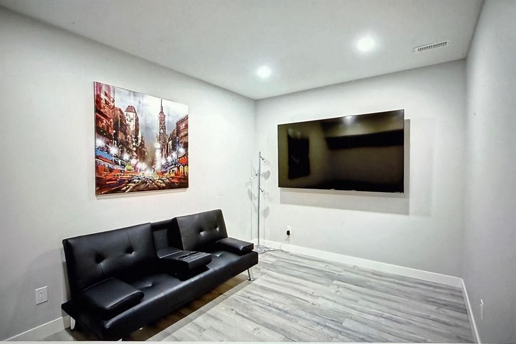 10077 46 Street Ne, Calgary, AB - Indoor