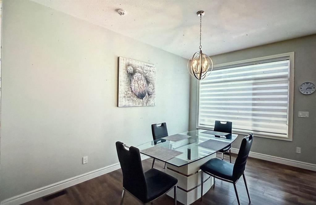 10077 46 Street Ne, Calgary, AB - Indoor Photo Showing Dining Room