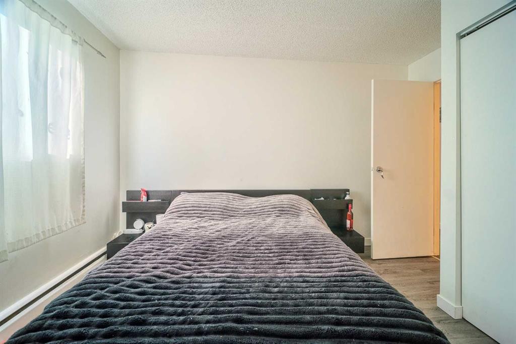32-1703 11 Avenue Sw, Calgary, AB - Indoor Photo Showing Bedroom