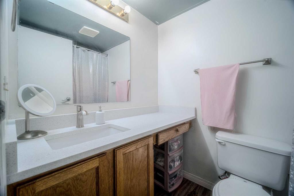 32-1703 11 Avenue Sw, Calgary, AB - Indoor Photo Showing Bathroom