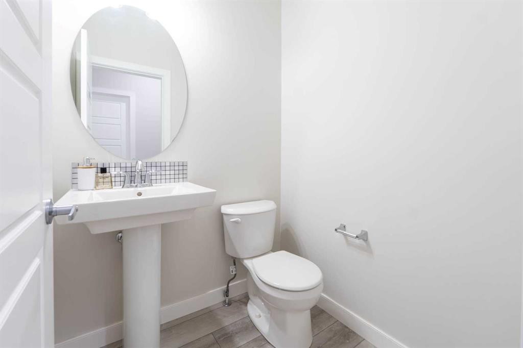 15 Midgrove Drive Sw, Airdrie, AB - Indoor Photo Showing Bathroom