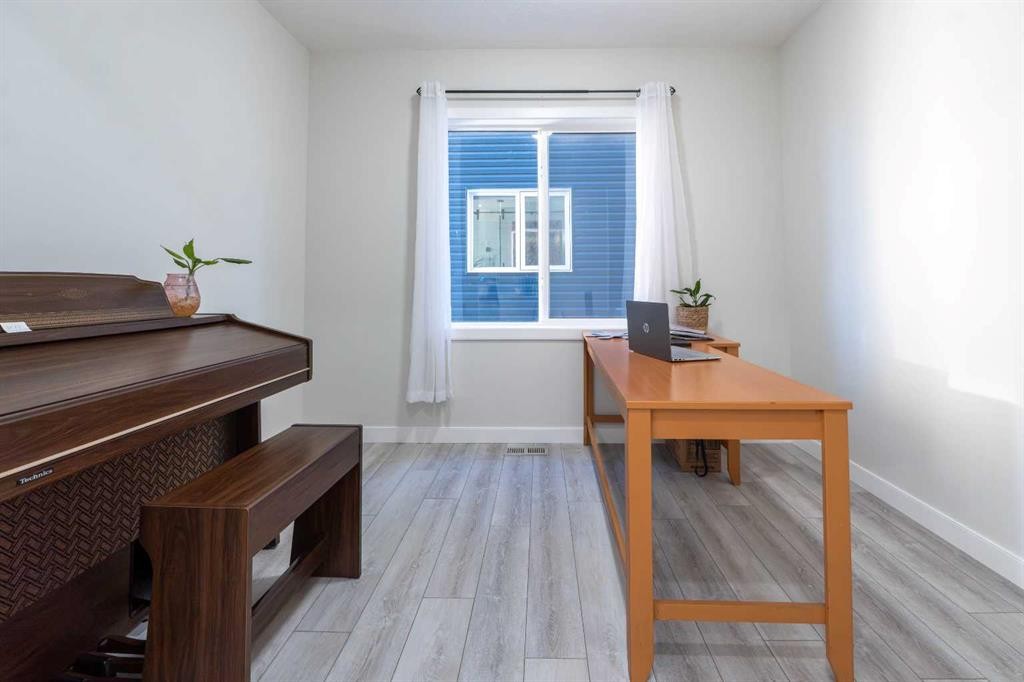 15 Midgrove Drive Sw, Airdrie, AB - Indoor