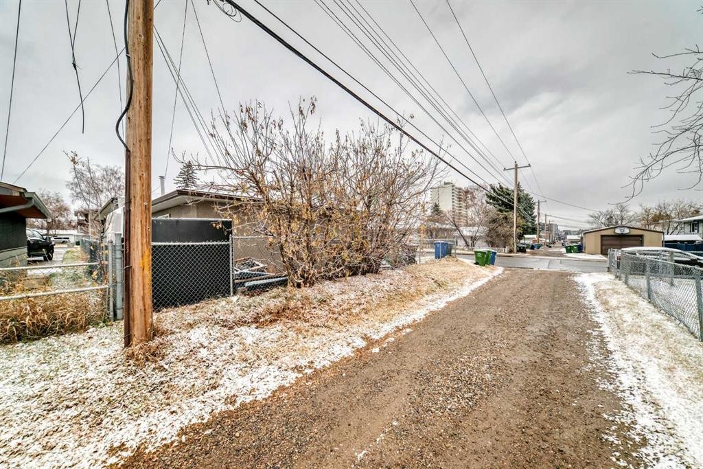 6803 6 Street Sw, Calgary, AB - Outdoor