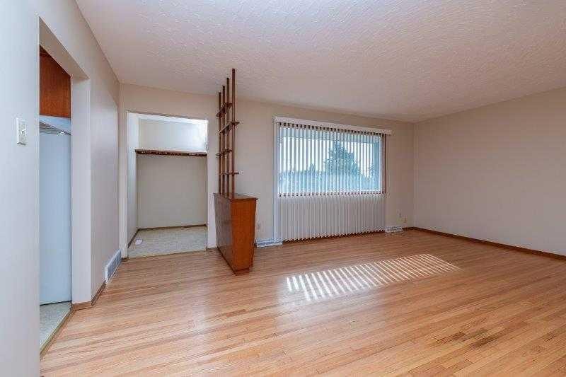 6803 6 Street Sw, Calgary, AB - Indoor Photo Showing Other Room
