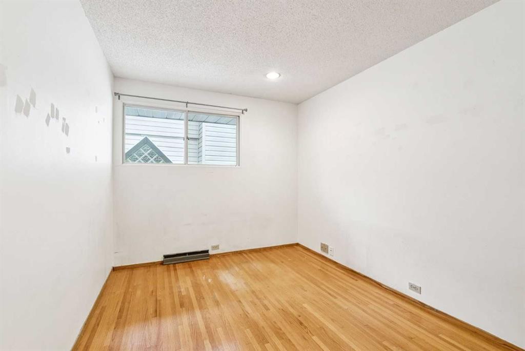 3248 Bearspaw Drive Nw, Calgary, AB - Indoor Photo Showing Other Room