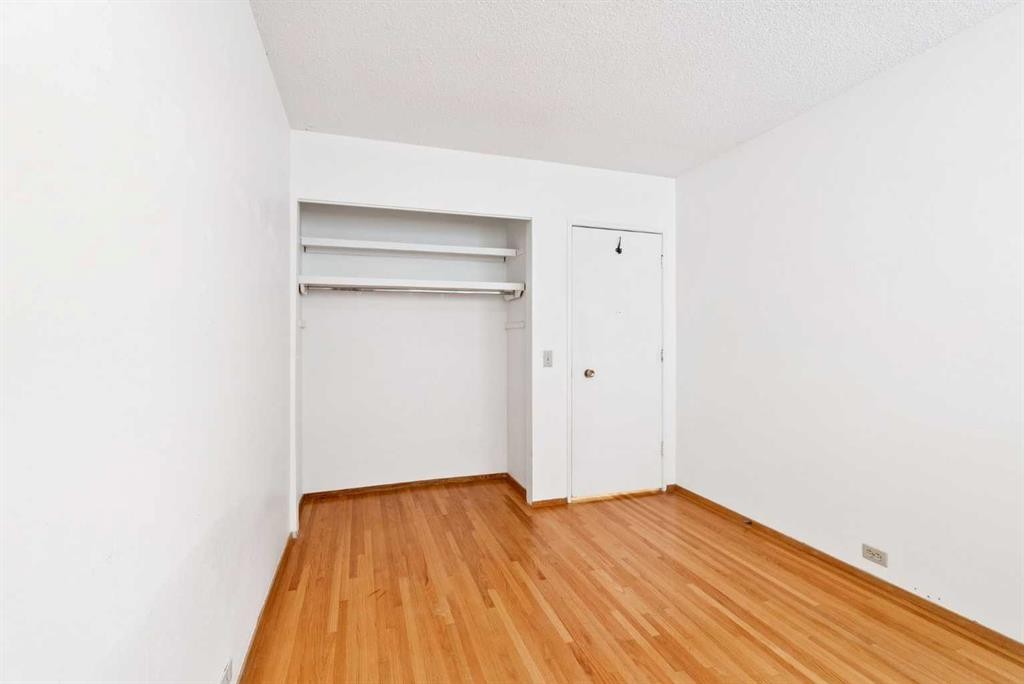 3248 Bearspaw Drive Nw, Calgary, AB - Indoor Photo Showing Other Room
