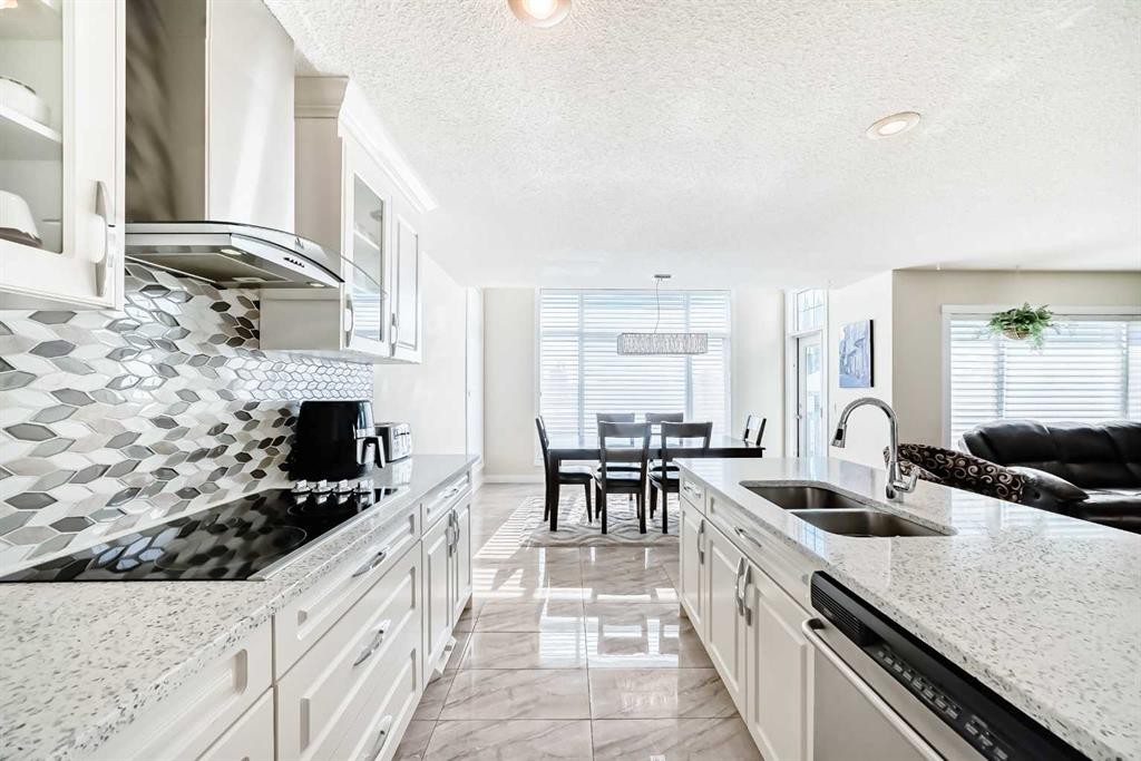41 Covette Bay Ne, Calgary, AB - Indoor Photo Showing Kitchen With Double Sink With Upgraded Kitchen