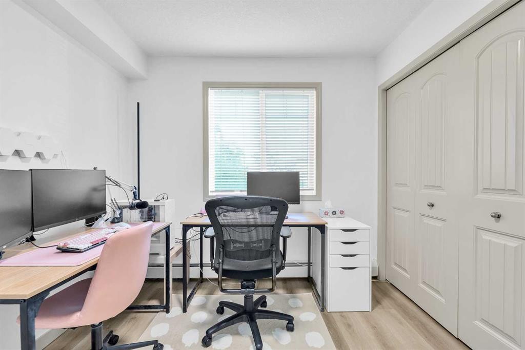 2214-175 Panatella Hill Nw, Calgary, AB - Indoor Photo Showing Office