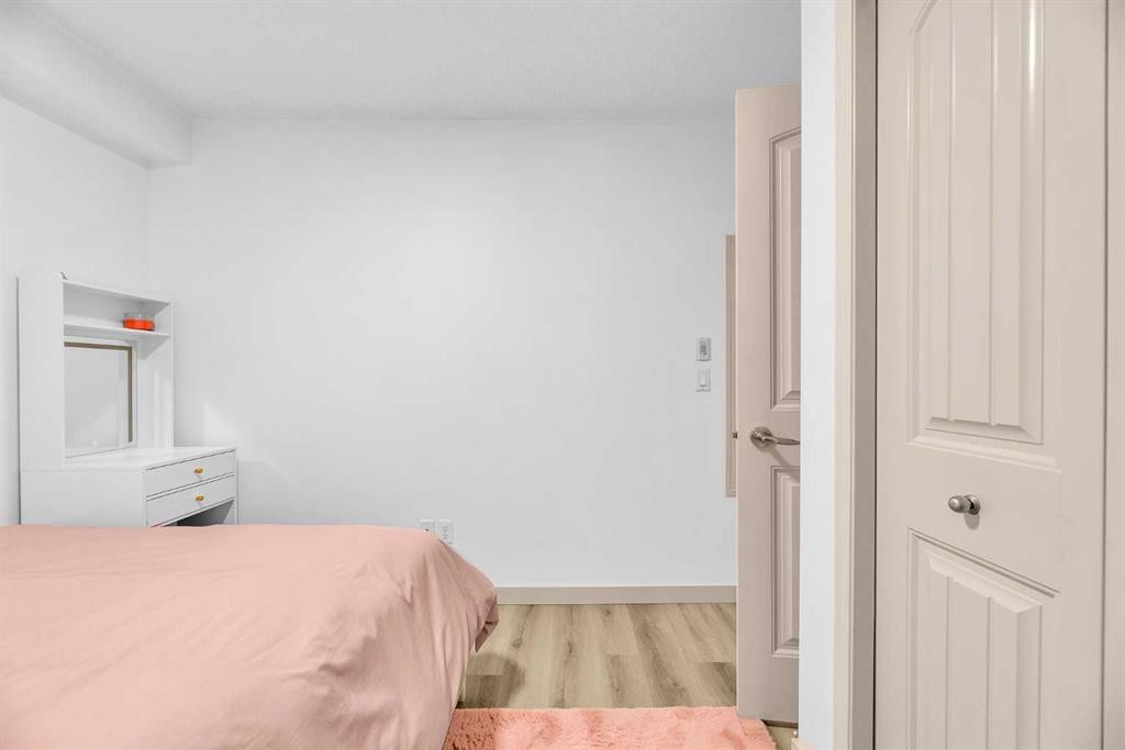2214-175 Panatella Hill Nw, Calgary, AB - Indoor Photo Showing Bedroom