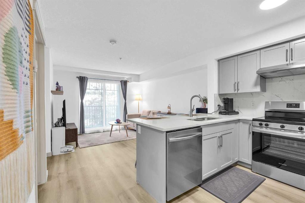 2214-175 Panatella Hill Nw, Calgary, AB - Indoor Photo Showing Kitchen