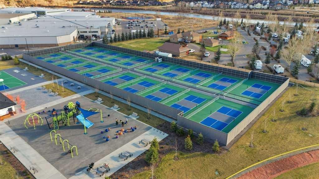 102-156 Park Street, Cochrane, AB - With View