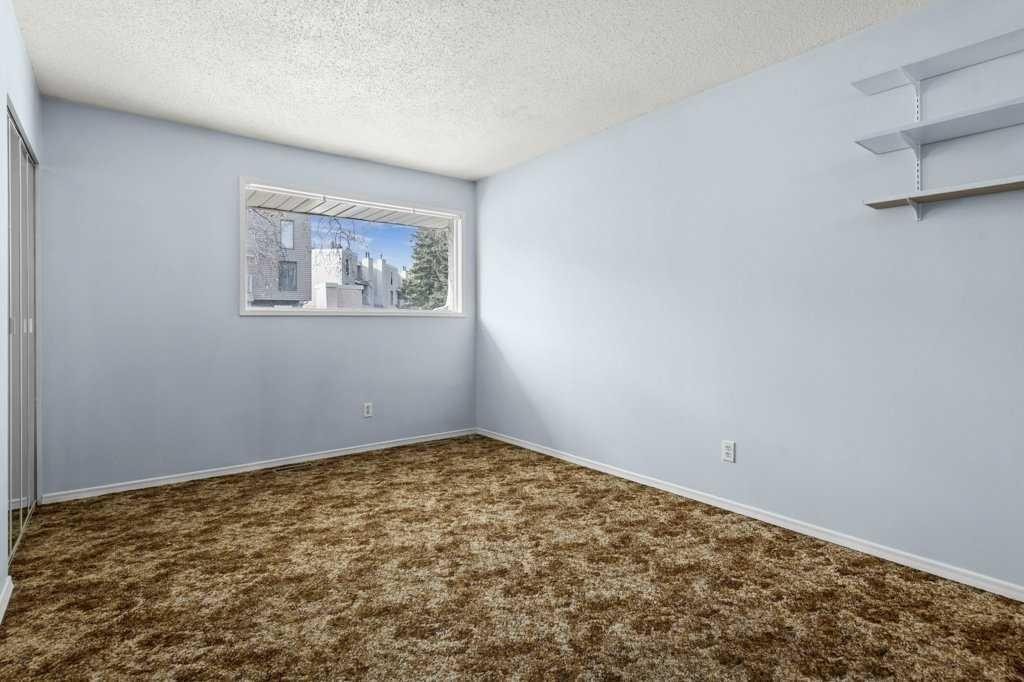 105-3500 Varsity Drive Nw, Calgary, AB - Indoor Photo Showing Other Room