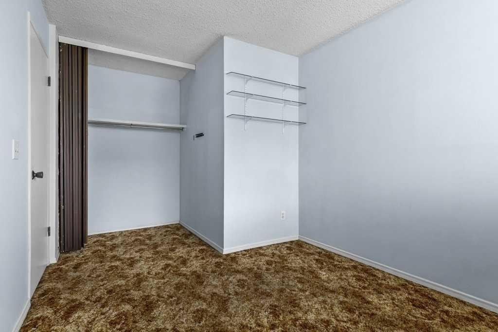 105-3500 Varsity Drive Nw, Calgary, AB - Indoor Photo Showing Other Room