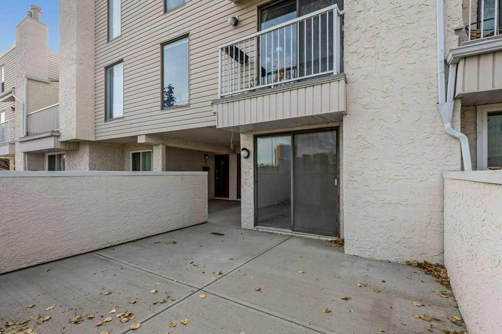 105-3500 Varsity Drive Nw, Calgary, AB - Outdoor