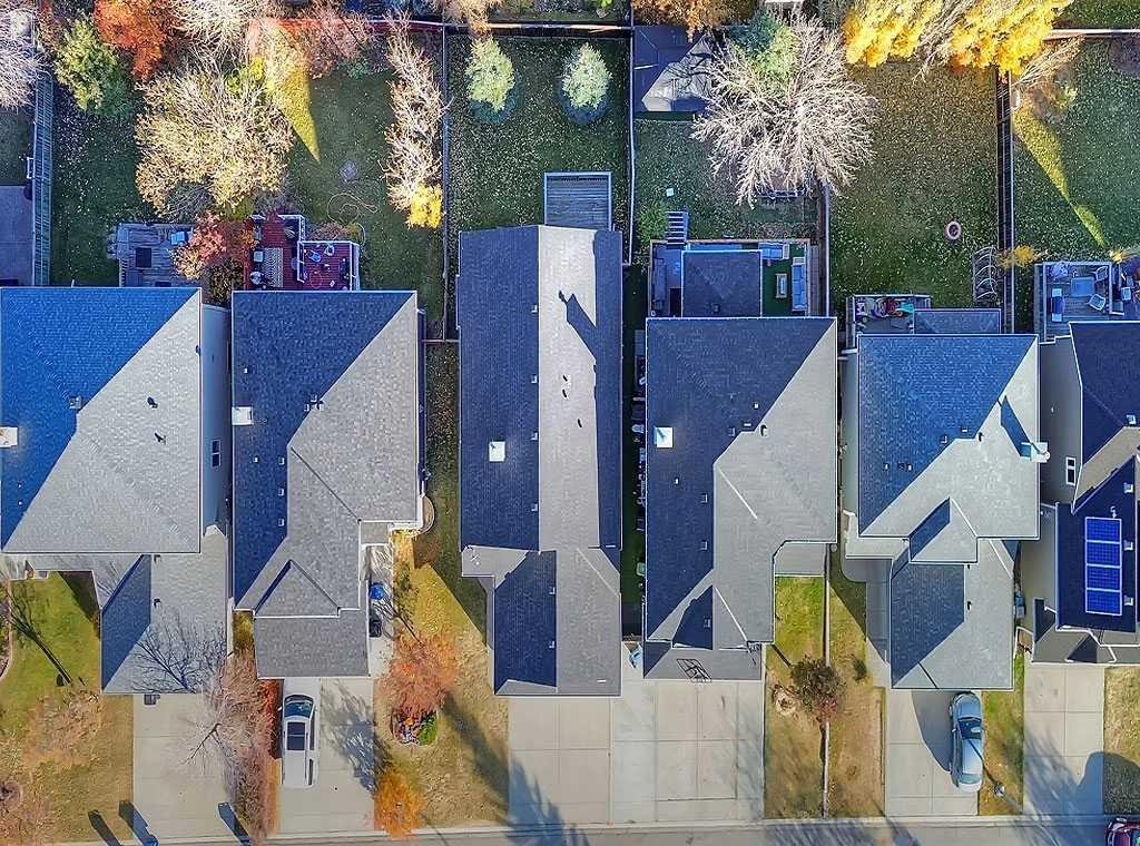 40 Bridlewood Gardens Sw, Calgary, AB - Outdoor