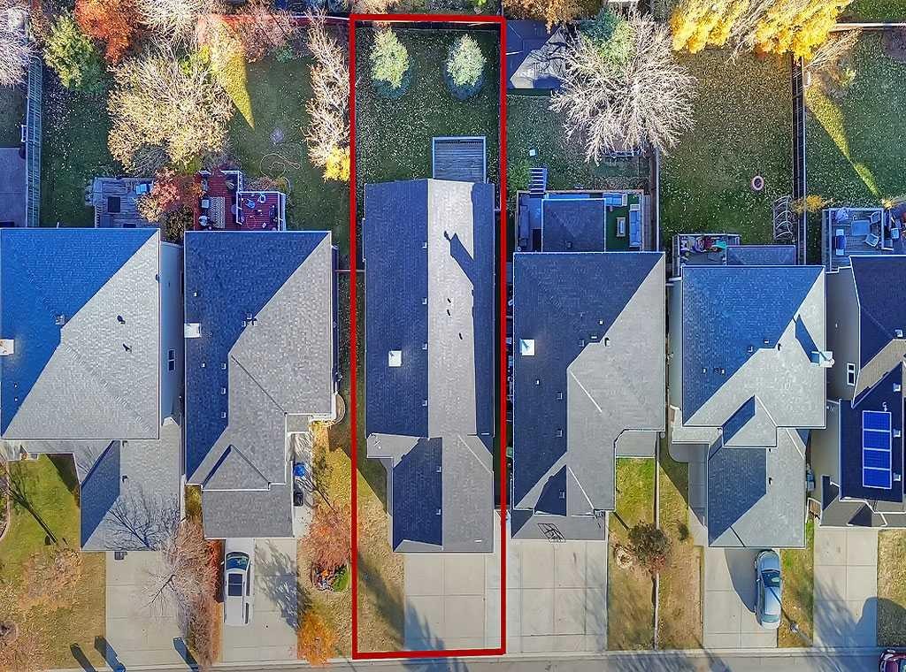 40 Bridlewood Gardens Sw, Calgary, AB - Outdoor