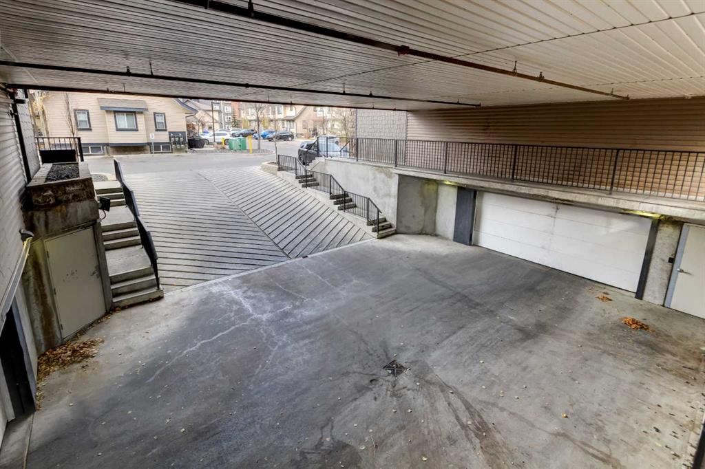 324-117 Copperpond Common Se, Calgary, AB - Photo Showing Garage