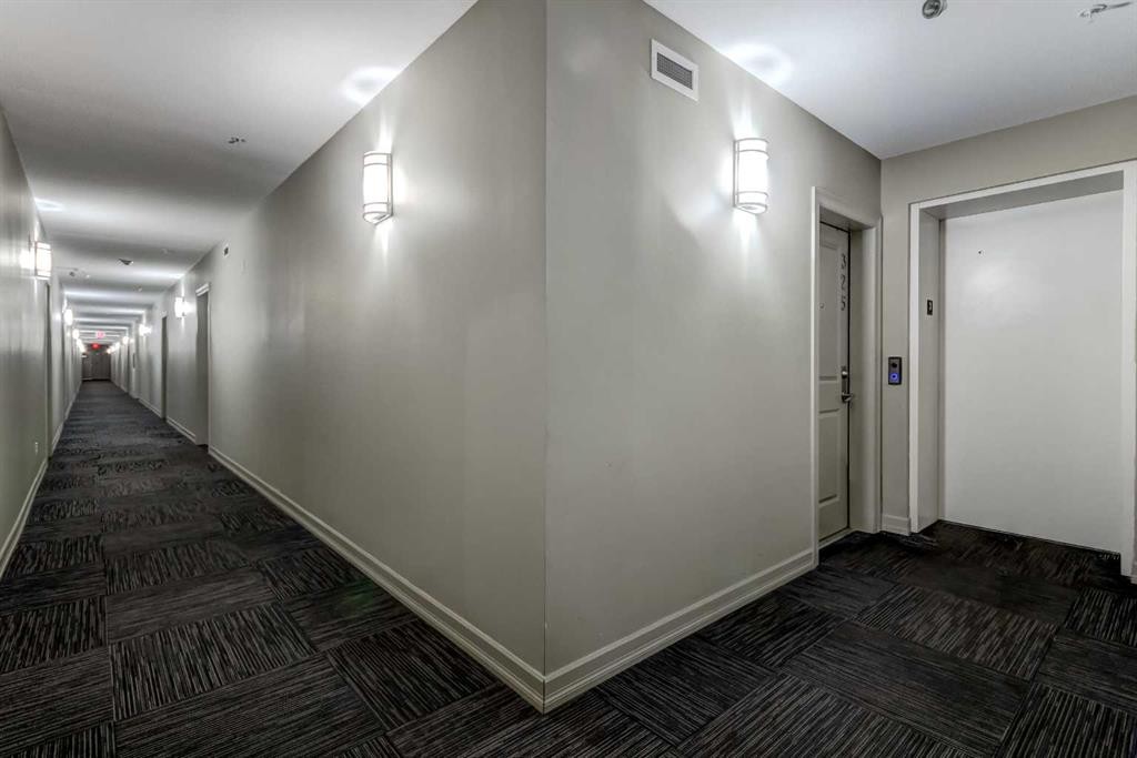 324-117 Copperpond Common Se, Calgary, AB - Indoor Photo Showing Other Room