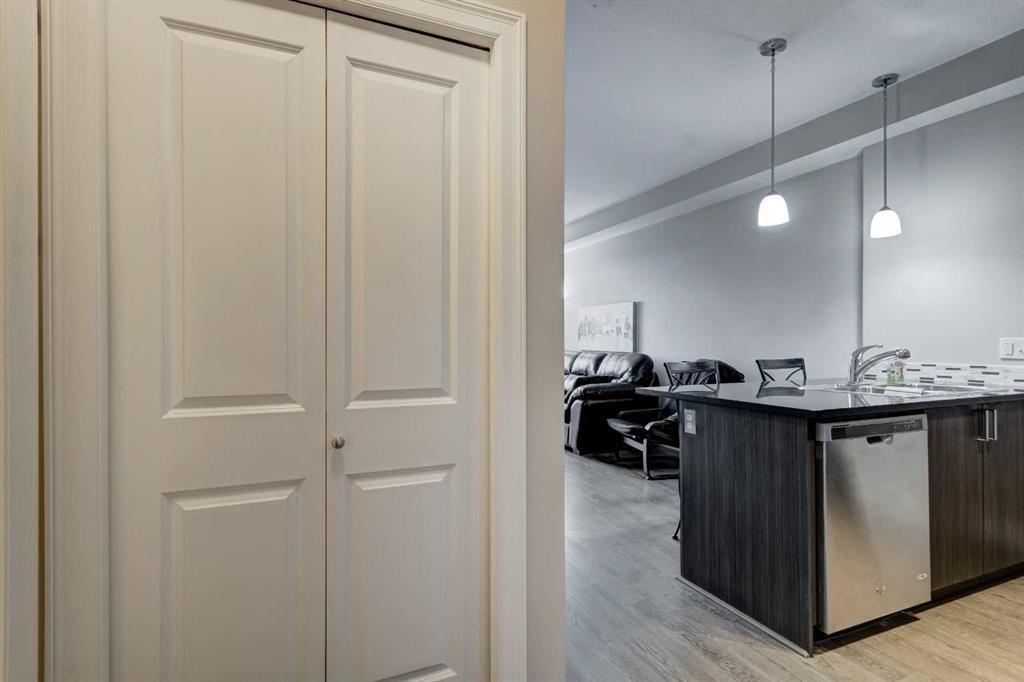 324-117 Copperpond Common Se, Calgary, AB - Indoor