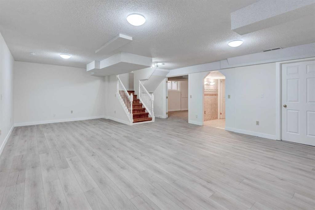 414 Mt Cornwall Circle Se, Calgary, AB - Indoor