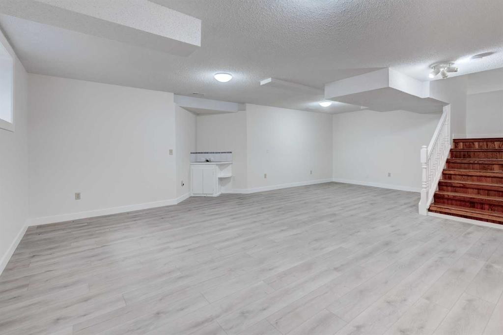 414 Mt Cornwall Circle Se, Calgary, AB - Indoor