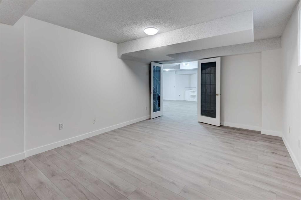 414 Mt Cornwall Circle Se, Calgary, AB - Indoor Photo Showing Other Room