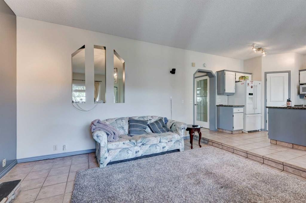 414 Mt Cornwall Circle Se, Calgary, AB - Indoor