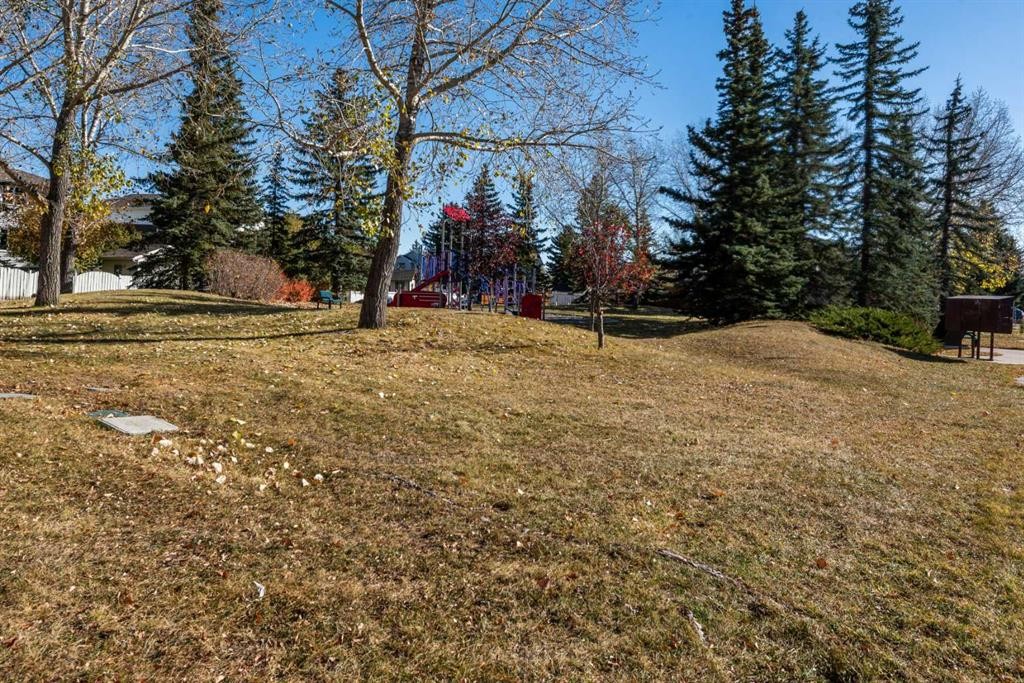 414 Mt Cornwall Circle Se, Calgary, AB - Outdoor