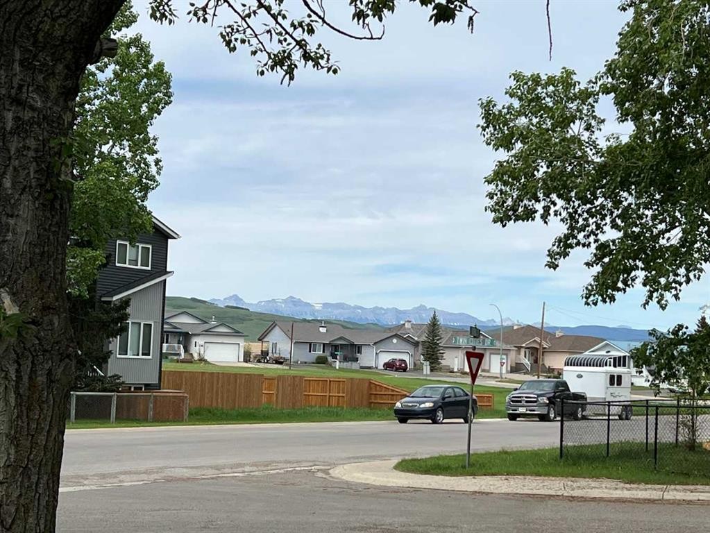 321 Twin Cities Drive, Longview, AB