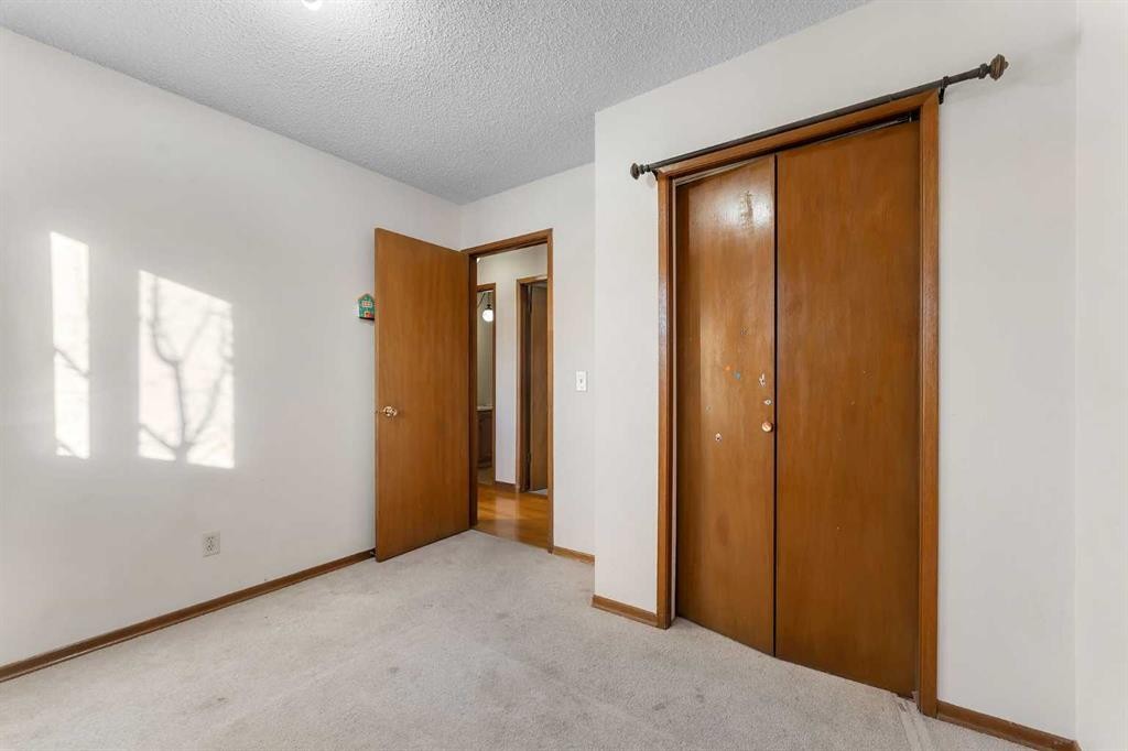 20 Templehill Crescent Ne, Calgary, AB - Indoor Photo Showing Other Room