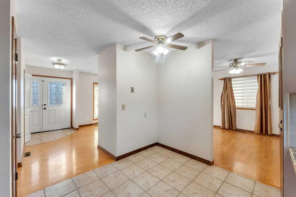 20 Templehill Crescent Ne, Calgary, AB - Indoor Photo Showing Other Room