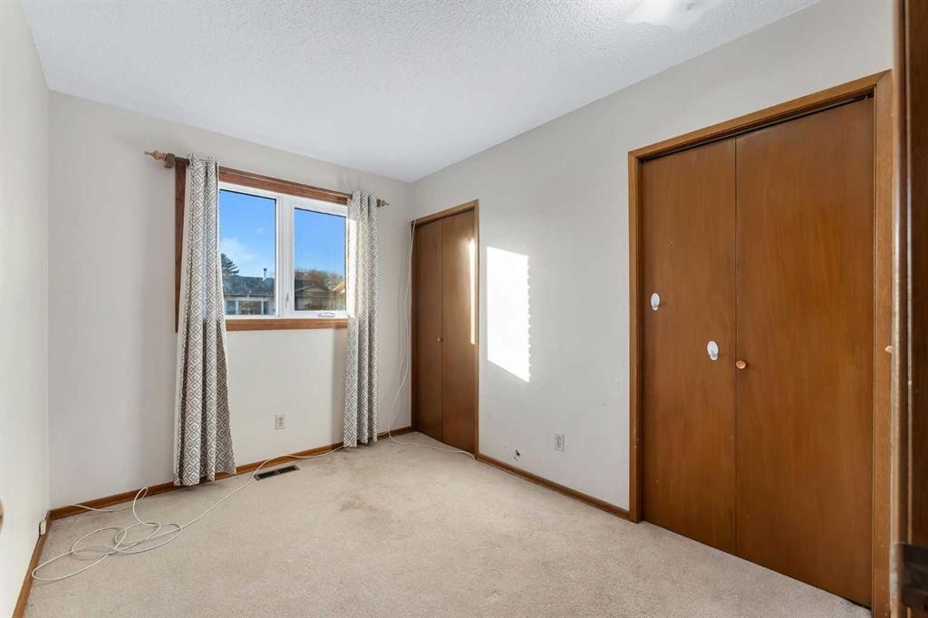 20 Templehill Crescent Ne, Calgary, AB - Indoor Photo Showing Other Room