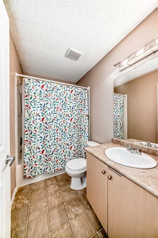 2115-1140 Taradale Drive Ne, Calgary, AB - Indoor Photo Showing Bathroom