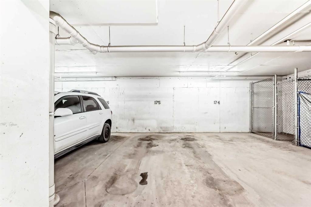 2115-1140 Taradale Drive Ne, Calgary, AB - Indoor Photo Showing Garage