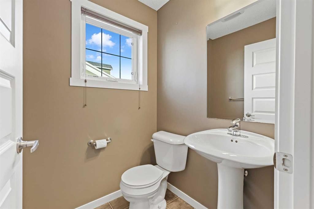 313 Auburn Bay Circle Se, Calgary, AB - Indoor Photo Showing Bathroom