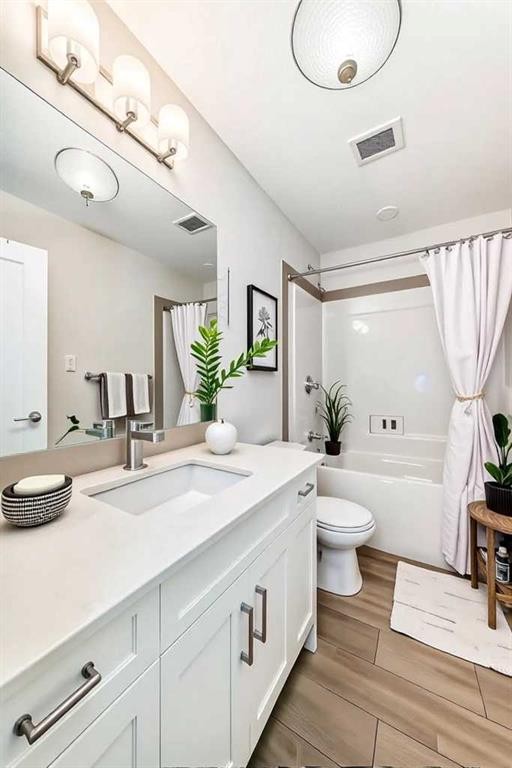213-500 Auburn Meadows Common Se, Calgary, AB - Indoor Photo Showing Bathroom