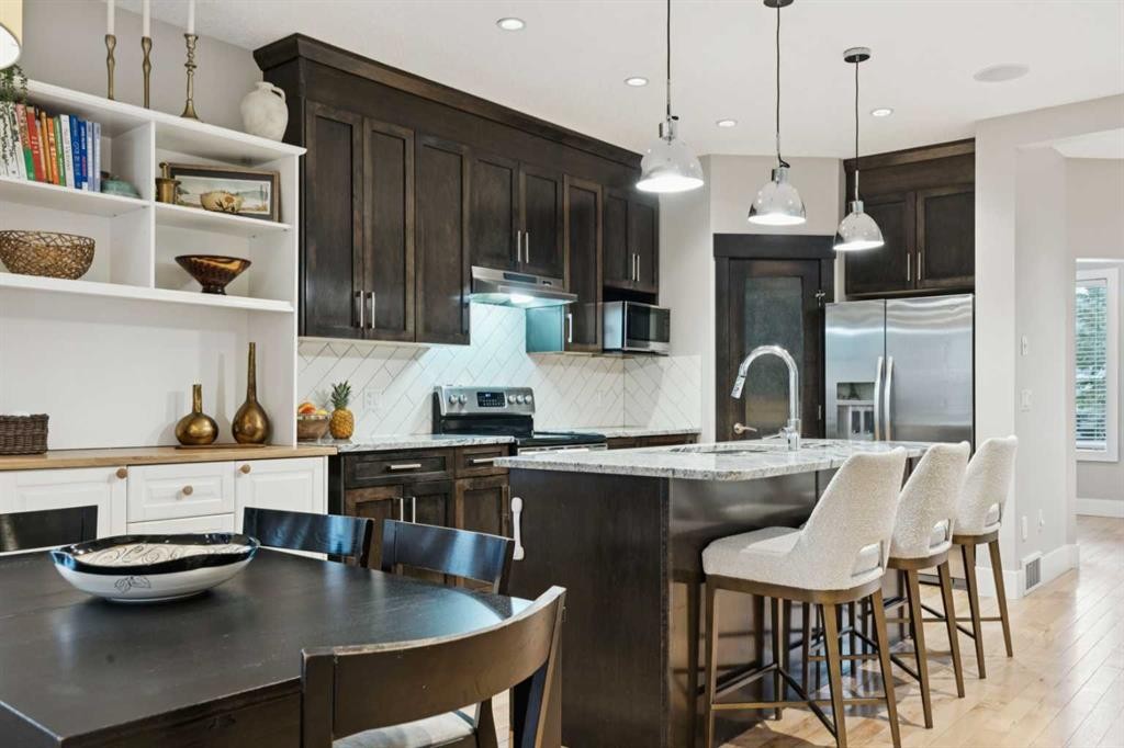 4509 19 Avenue Nw, Calgary, AB - Indoor