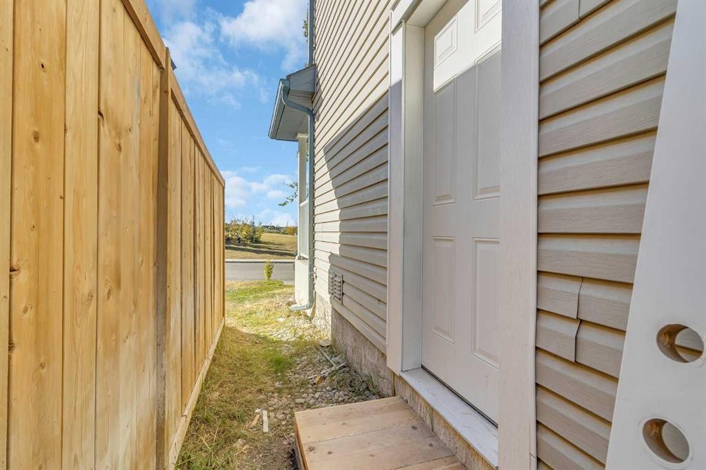 26 Saddlemont Road Ne, Calgary, AB - With Exterior