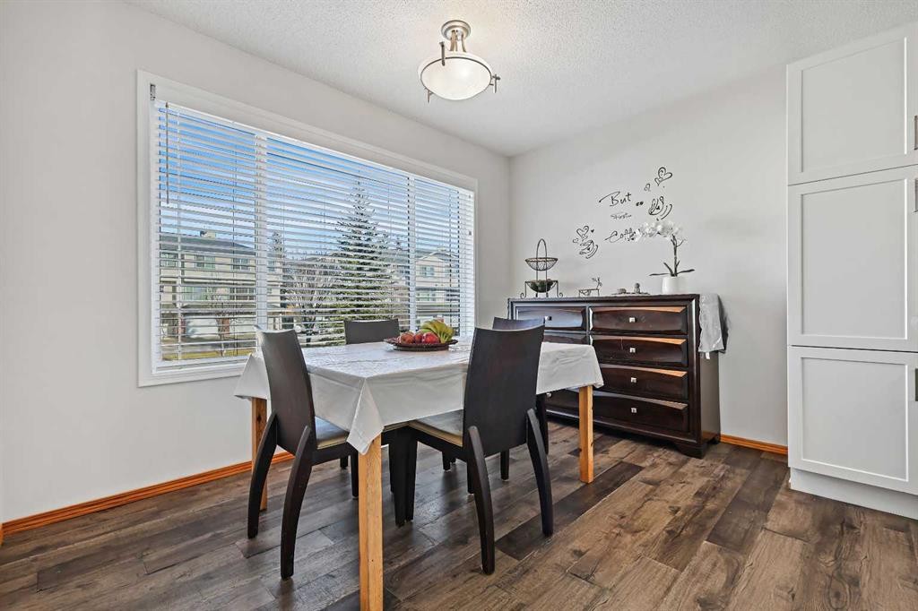 258 Rocky Ridge Court Nw, Calgary, AB - Indoor Photo Showing Dining Room