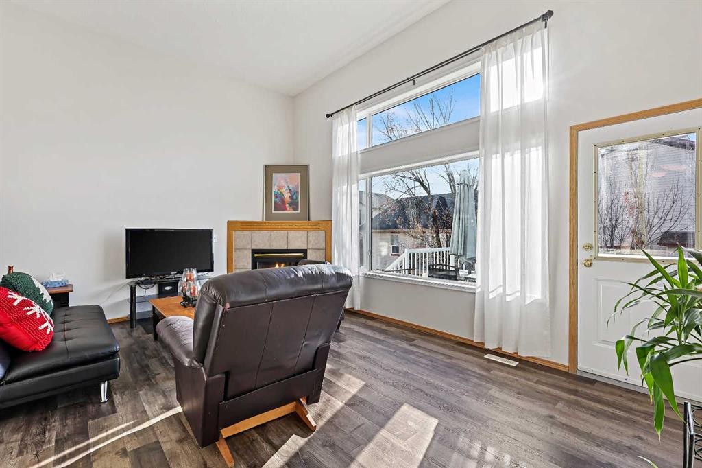 258 Rocky Ridge Court Nw, Calgary, AB - Indoor With Fireplace