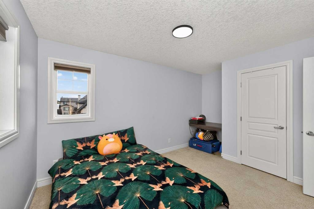 280 Willowmere Way, Chestermere, AB - Indoor Photo Showing Bedroom