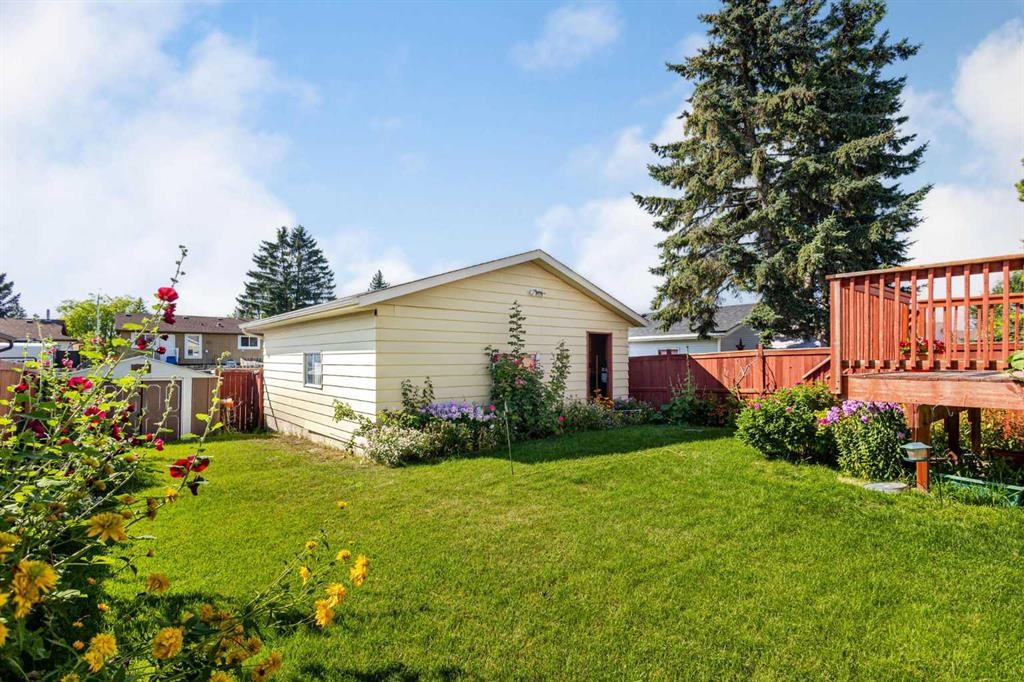 84 Fallswater Road Ne, Calgary, AB - Outdoor With Deck Patio Veranda