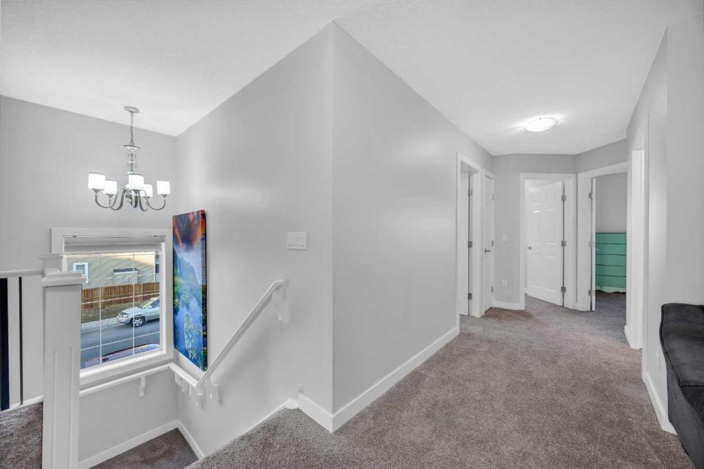 320 Nolancrest Circle Nw, Calgary, AB - Indoor Photo Showing Other Room