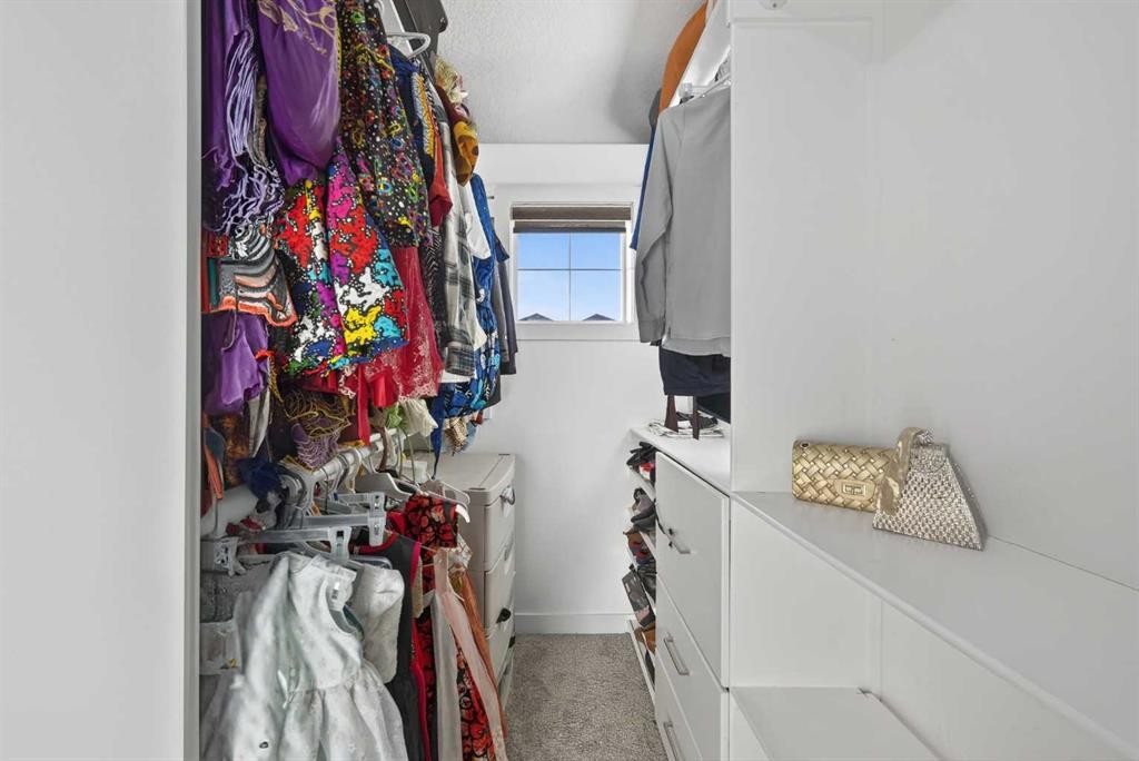 320 Nolancrest Circle Nw, Calgary, AB - Indoor With Storage