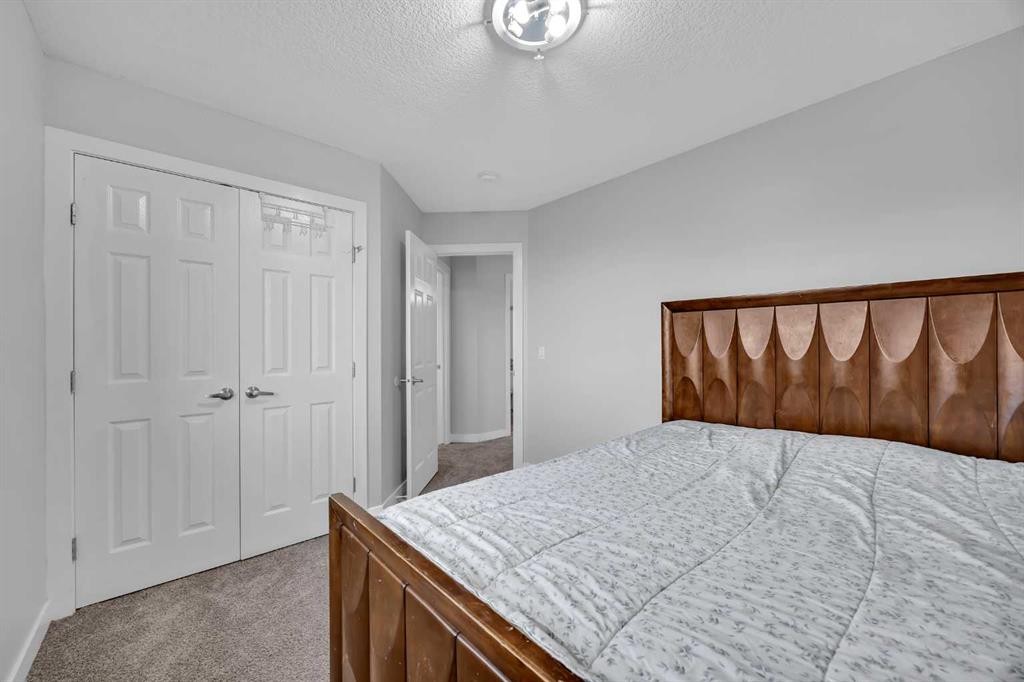 320 Nolancrest Circle Nw, Calgary, AB - Indoor Photo Showing Bedroom