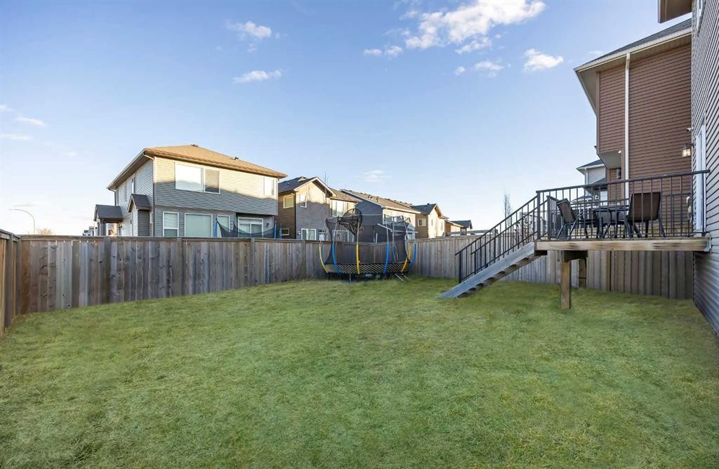 320 Nolancrest Circle Nw, Calgary, AB - Outdoor
