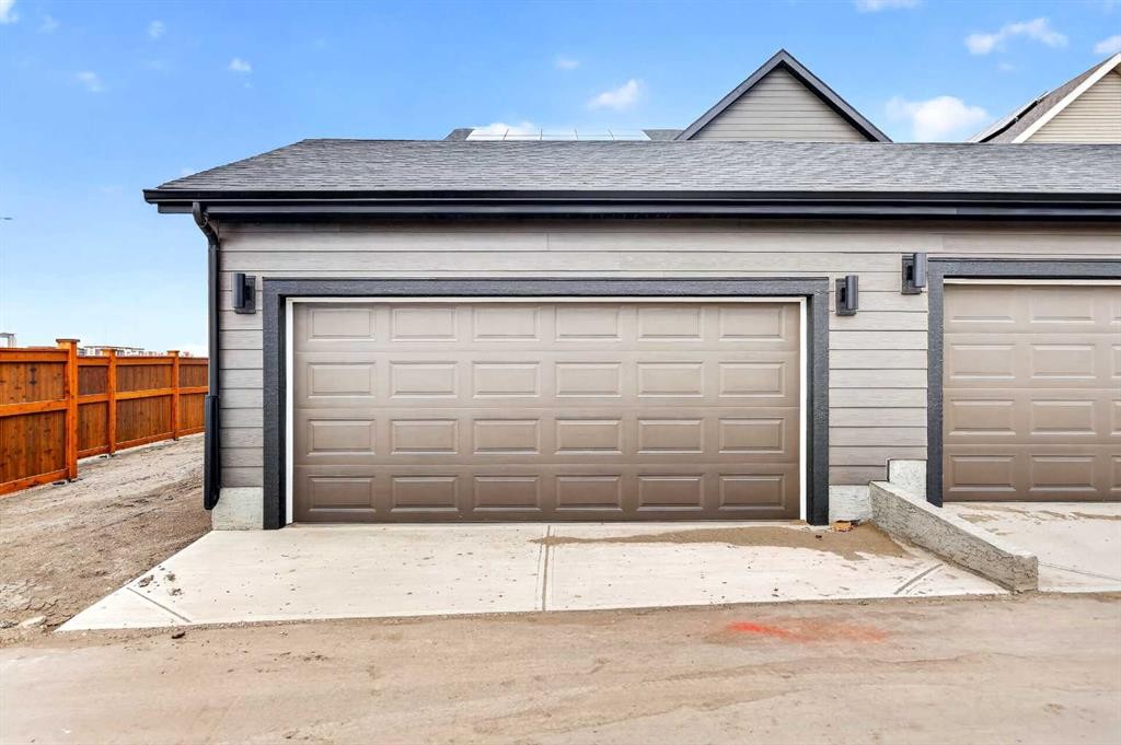 7007 Rangeview Avenue Se, Calgary, AB - Outdoor With Exterior
