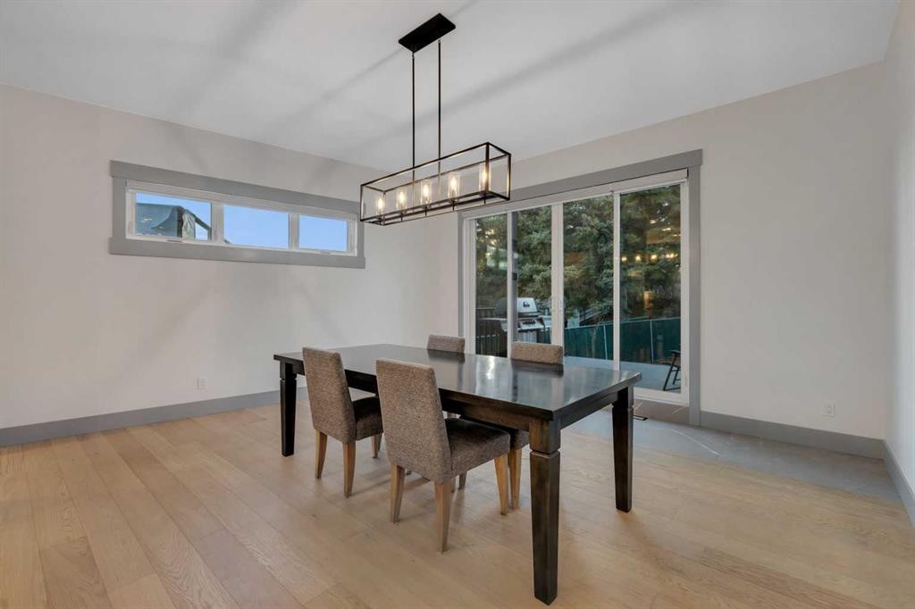 30 Roselawn Crescent Nw, Calgary, AB - Indoor Photo Showing Dining Room