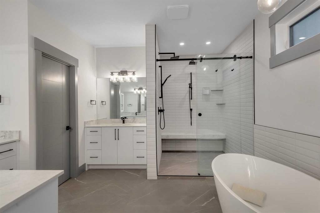 30 Roselawn Crescent Nw, Calgary, AB - Indoor Photo Showing Bathroom