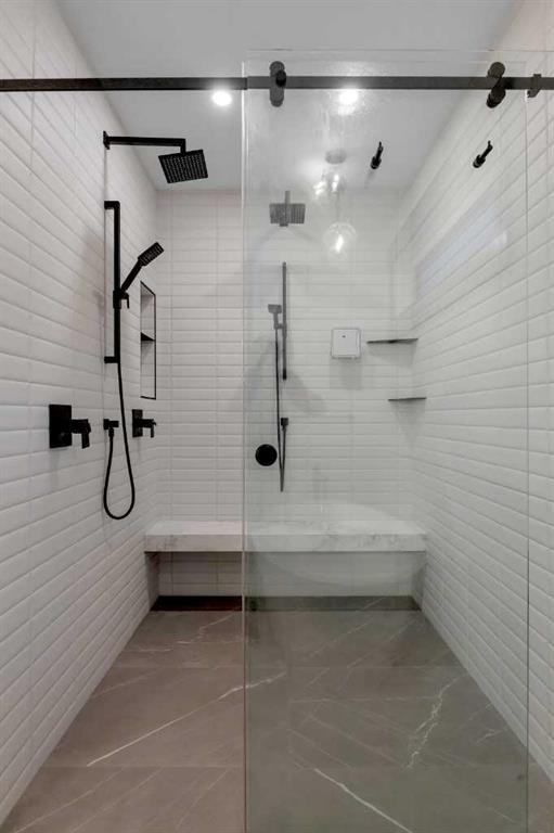 30 Roselawn Crescent Nw, Calgary, AB - Indoor Photo Showing Bathroom